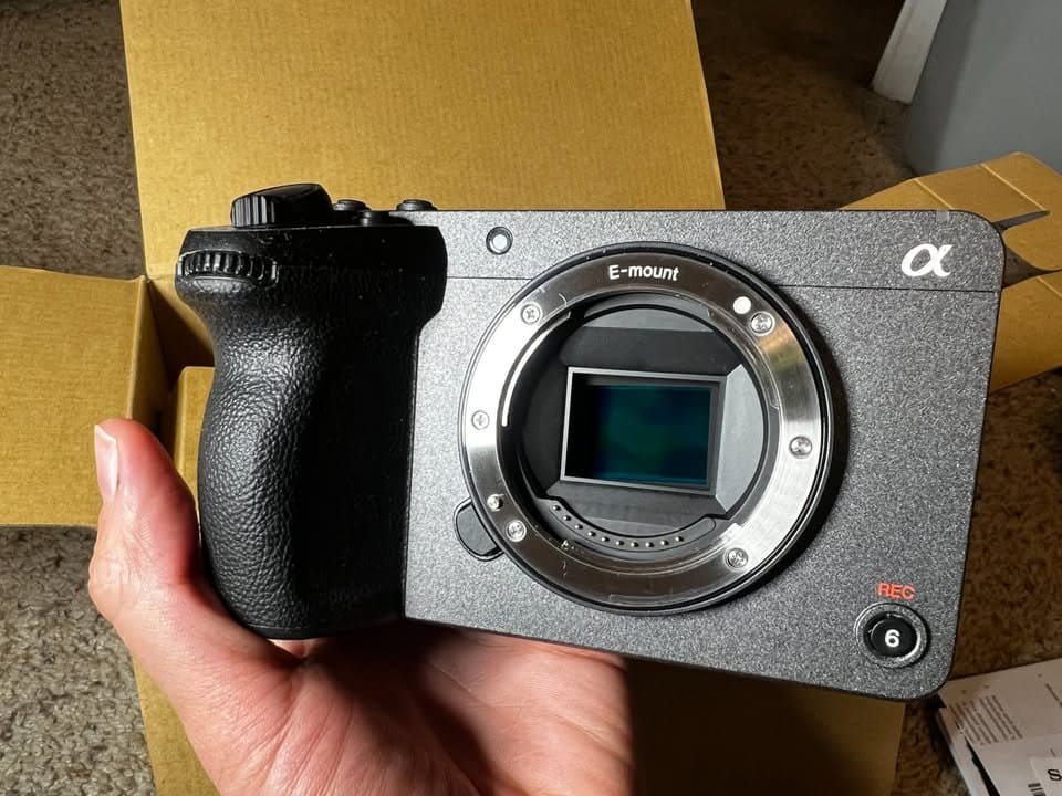 Sony FX30 26.1MP 4K f/4 Lens Cinema Digital Camera - Gray (ILME-FX30B)